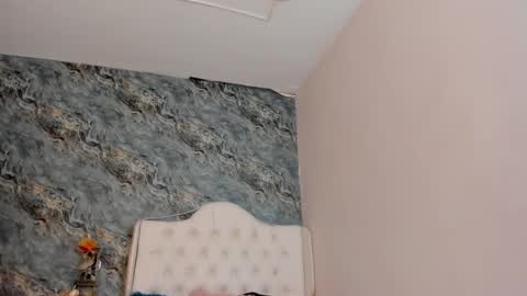 C A M I L L E N    Help me get to the top online show from January 2025 02:04:01 AM