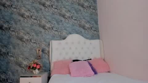 C A M I L L E N    Help me get to the top online show from February 2025 09:56:01 PM