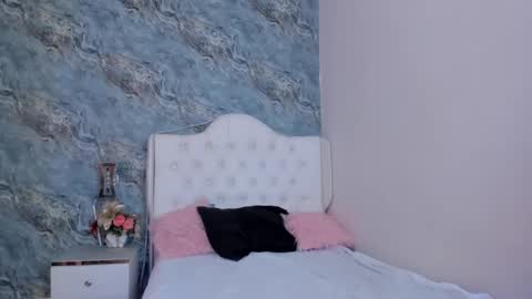 C A M I L L E N    Help me get to the top online show from February 2025 01:58:01 AM