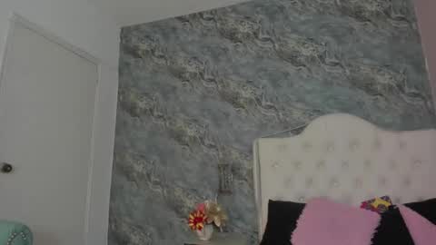 C A M I L L E N    Help me get to the top online show from March 2025 03:30:01 AM