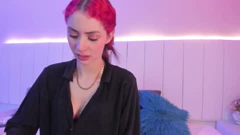 C A M I L L E N    Help me get to the top online show from November 2025 10:52:02 PM