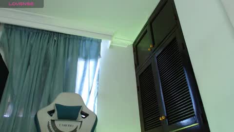 camilo_contre21 online show from December 2024 09:24:01 PM