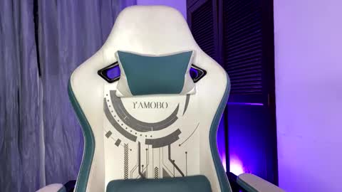 camilo_contre21 online show from February 2025 11:39:01 PM