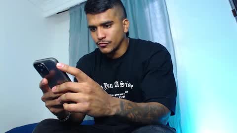 camilo_contre21 online show from March 2025 09:26:02 PM