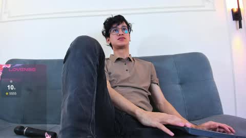 Snapshot of camilo_stark chatting on May 2026 03:26:01 AM Camilo online show from May 2026 03:26:01 AM
