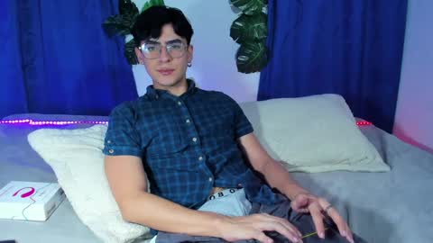 Snapshot of camilo_xcam chatting on February 2025 06:56:02 PM CAMILO online show from February 2025 06:56:02 PM