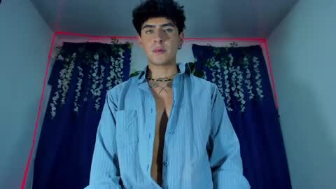 Snapshot of camilo_xcam chatting on February 2025 10:25:02 PM CAMILO online show from February 2025 10:25:02 PM