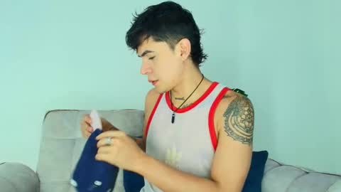 Snapshot of camilo_xcam chatting on September 2025 09:20:02 PM CAMILO online show from September 2025 09:20:02 PM