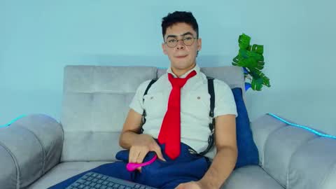 Snapshot of camilo_xcam chatting on October 2025 09:03:02 PM CAMILO online show from October 2025 09:03:02 PM