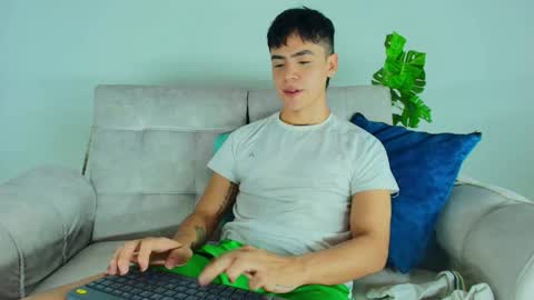 Snapshot of camilo_xcam chatting on October 2025 08:20:02 PM CAMILO online show from October 2025 08:20:02 PM