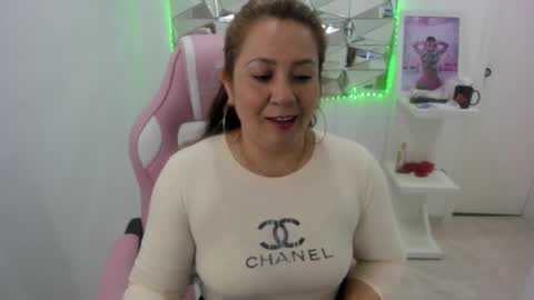camixxx_m online show from September 2025 01:24:02 PM