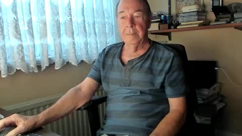 Cammee online show from December 2025 07:59:01 AM