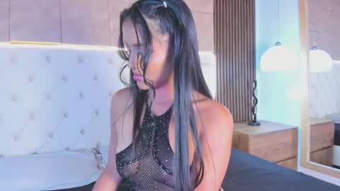 Camila online show from November 2025 08:08:02 PM