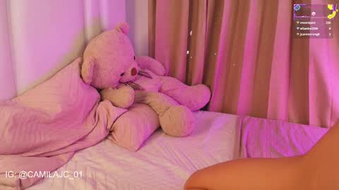 Laura Camila online show from October 2025 05:23:02 PM