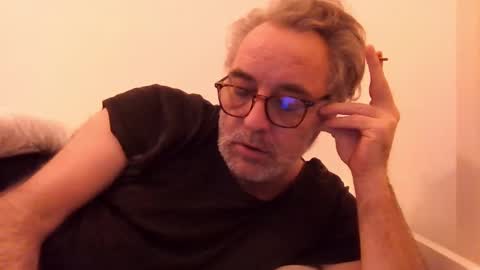 Snapshot of camoswan chatting on December 2024 09:45:01 PM Swan online show from December 2024 09:45:01 PM