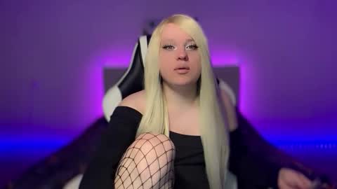 Miley online show from December 2025 09:52:01 PM