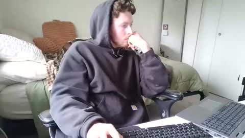 Snapshot of canadianstud18 chatting on February 2025 10:32:01 PM Devon online show from February 2025 10:32:01 PM