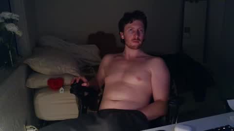 Snapshot of canadianstud18 chatting on February 2025 02:45:01 AM Devon online show from February 2025 02:45:01 AM