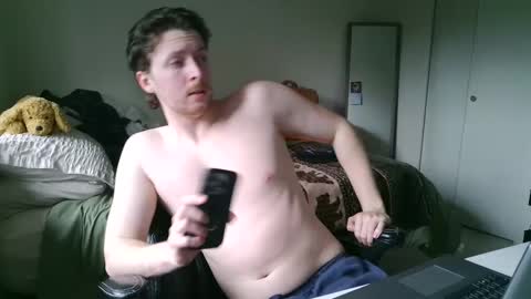 Snapshot of canadianstud18 chatting on February 2025 06:00:01 PM Devon online show from February 2025 06:00:01 PM