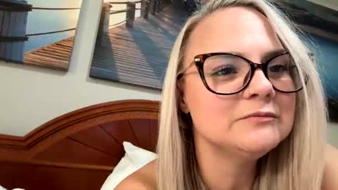 Snapshot of candicewlahna chatting on September 2025 04:29:01 PM candicewlahna online show from September 2025 04:29:01 PM