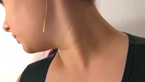 Bella online show from October 2025 04:42:01 AM