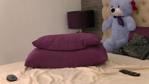 Bella online show from October 2025 04:54:01 AM