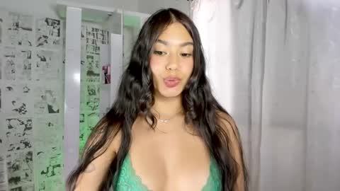 Snapshot of candy_hes chatting on December 2024 08:25:02 PM Nickol online show from December 2024 08:25:02 PM