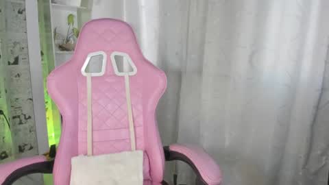 Snapshot of candy_hes chatting on January 2025 10:22:01 PM Nickol online show from January 2025 10:22:01 PM