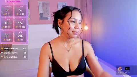 Snapshot of candy_lux30 chatting on September 2025 03:45:02 AM Candy online show from September 2025 03:45:02 AM