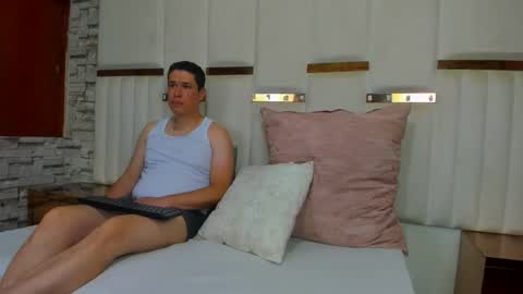 Snapshot of candyandsteven chatting on October 2025 02:34:01 AM candyandsteven online show from October 2025 02:34:01 AM