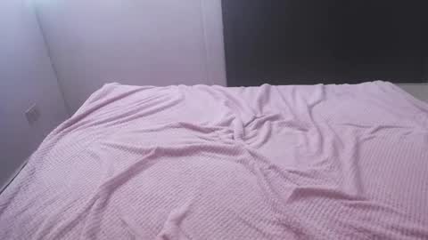 Candy online show from November 2025 06:23:02 PM