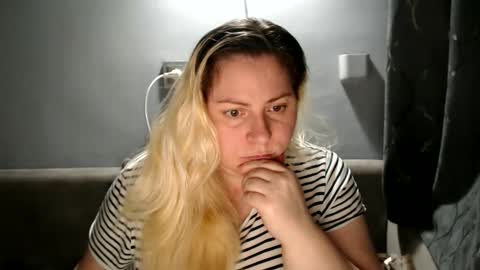 Laura online show from September 2025 07:25:02 PM