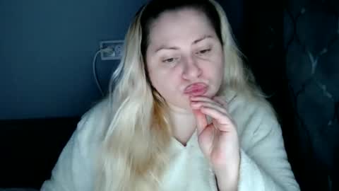 Laura online show from October 2025 08:57:01 AM