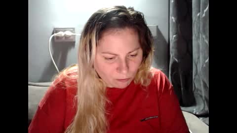 Laura online show from December 2025 08:36:02 PM