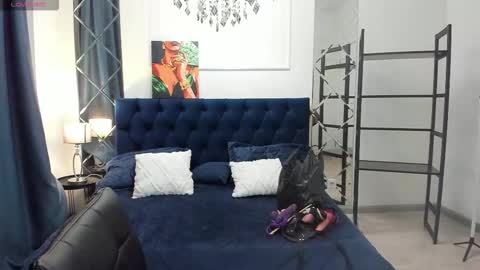 Sofia online show from October 2025 12:43:01 AM