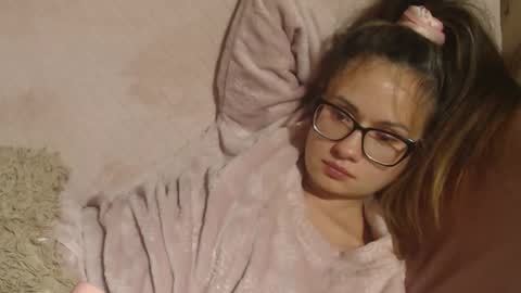 say meow and send tips  online show from October 2025 09:48:02 PM