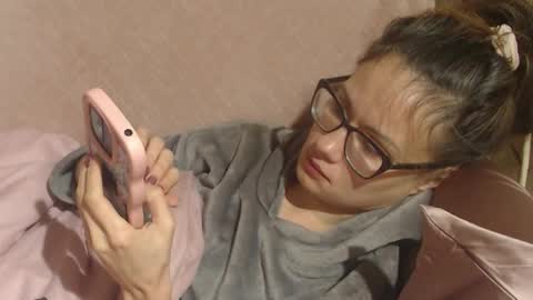 say meow and send tips  online show from December 2025 12:58:01 PM