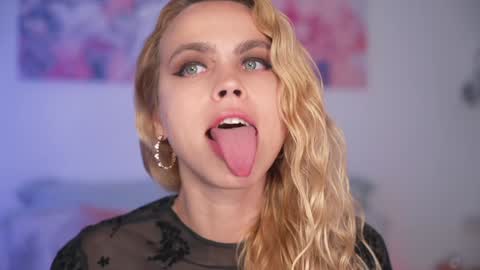 FANSLY  -    online show from March 2025 03:13:02 PM