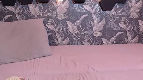 Mia online show from November 2025 04:23:02 AM