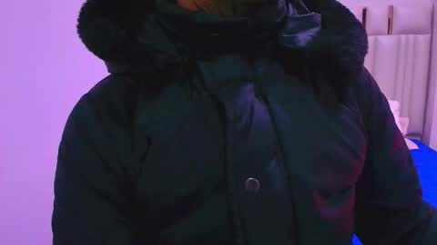 Aura  online show from November 2025 11:54:01 AM