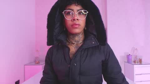 Aura  online show from November 2025 11:51:02 AM