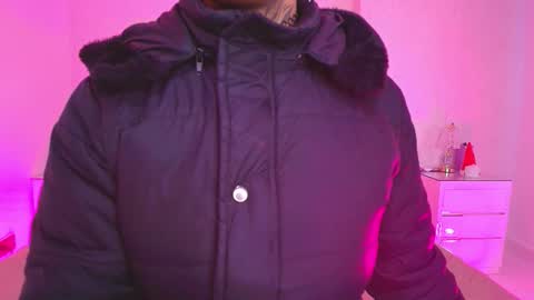 Aura  online show from November 2025 11:53:01 AM