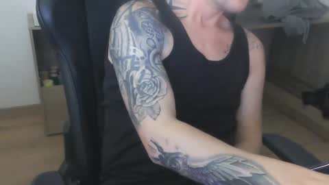 Snapshot of capoo89 chatting on December 2024 07:06:01 PM Chriz online show from December 2024 07:06:01 PM