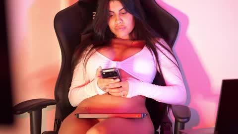 Snapshot of capriciousqueen chatting on May 2026 03:58:01 AM Miyah online show from May 2026 03:58:01 AM