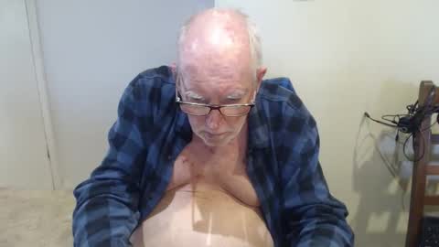 Snapshot of capt5105 chatting on February 2026 12:51:02 AM capt5105 online show from February 2026 12:51:02 AM