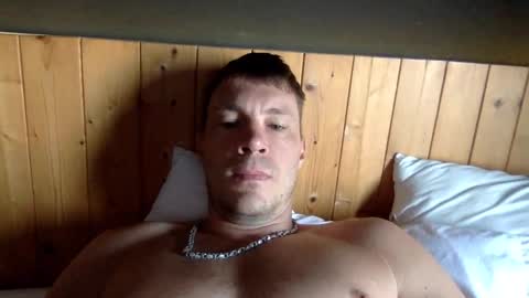 Snapshot of capt_oliver chatting on February 2025 04:20:01 AM follow my twitter  online show from February 2025 04:20:01 AM