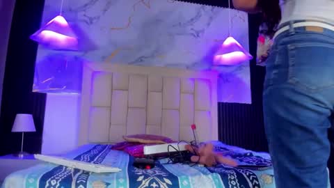 Cara  online show from December 2025 02:21:01 PM