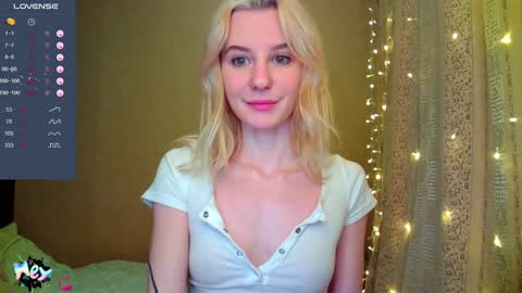 Snapshot of caramel_pie_ chatting on December 2024 06:49:01 PM caramel online show from December 2024 06:49:01 PM