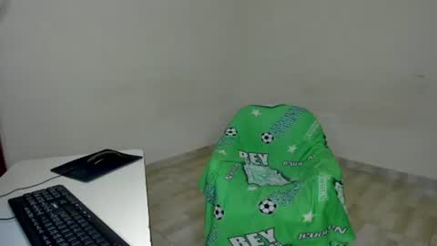 Snapshot of cardrey05 chatting on June 2026 01:08:01 AM Carlos and Cristian online show from June 2026 01:08:01 AM