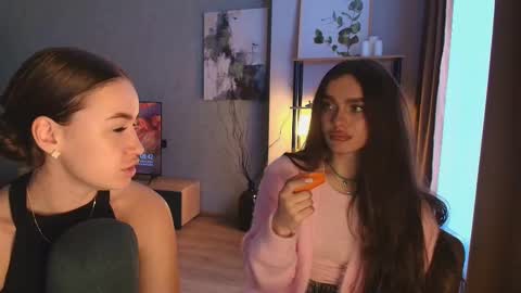 caressyourself online show from November 2025 05:42:02 AM